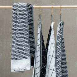 Mette Ditmer Grid Bath Towel 70x140 Cm, Black/Off-White -Meubel Verkoop mette ditmer grid handduk black off white 12